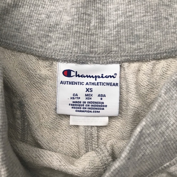 Champion mid rise shorts - Picture 3 of 4